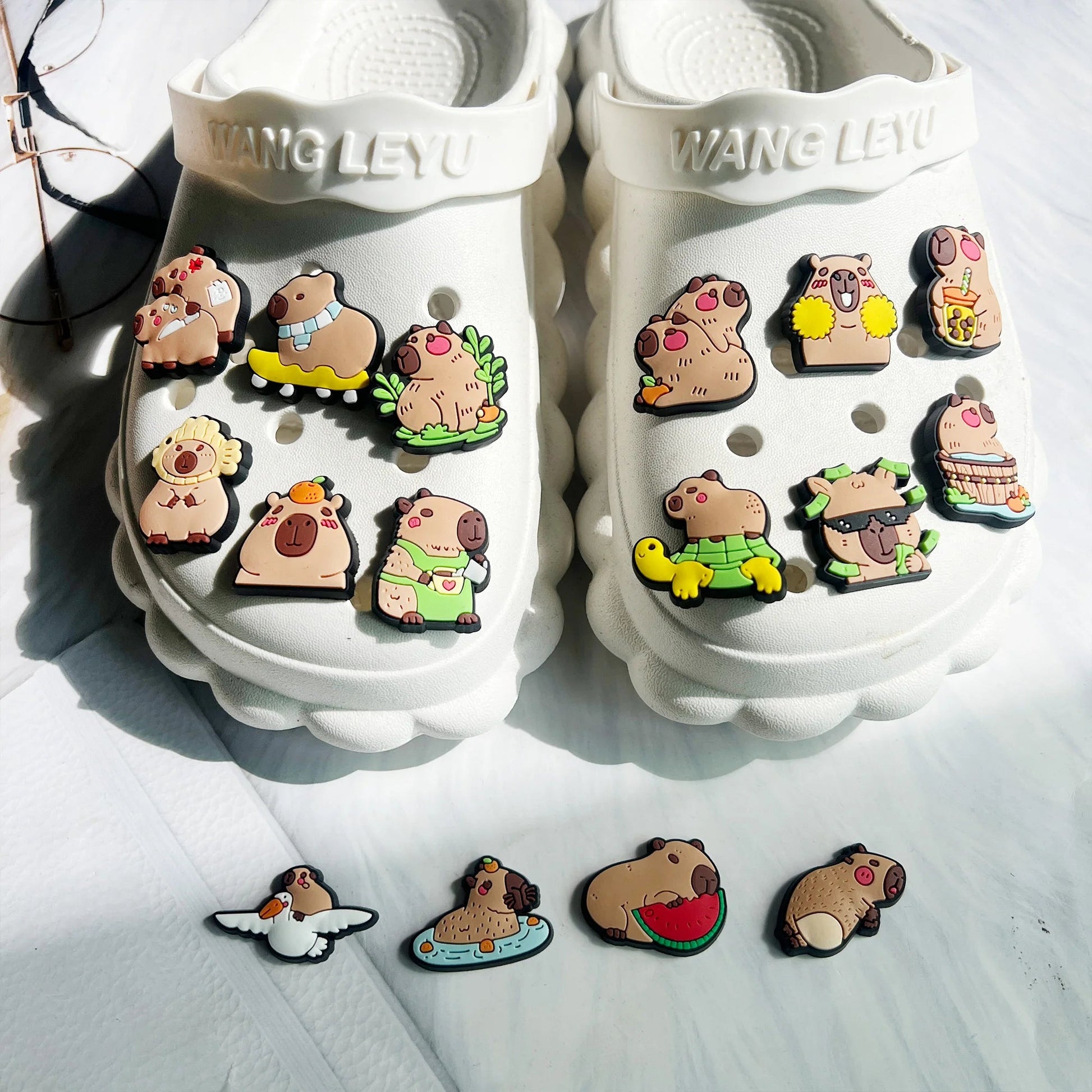 🐾 Kit 16 Charms Capivara & Amigos – Deixe seus Crocs Super Divertidos! CaruStore