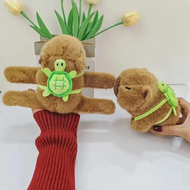 1-10 pçs kapibara boneca de pelúcia deitado nas mãos de kapi bara água golfinho boneca boneca pulso snap anel brinquedos de pelúcia CaruStore