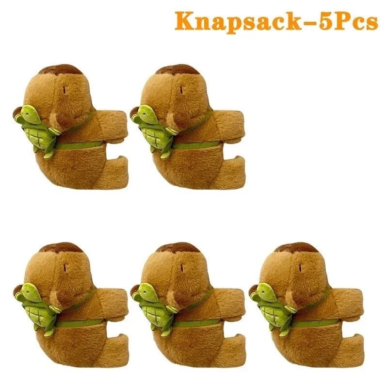 1-10 pçs kapibara boneca de pelúcia deitado nas mãos de kapi bara água golfinho boneca boneca pulso snap anel brinquedos de pelúcia CaruStore