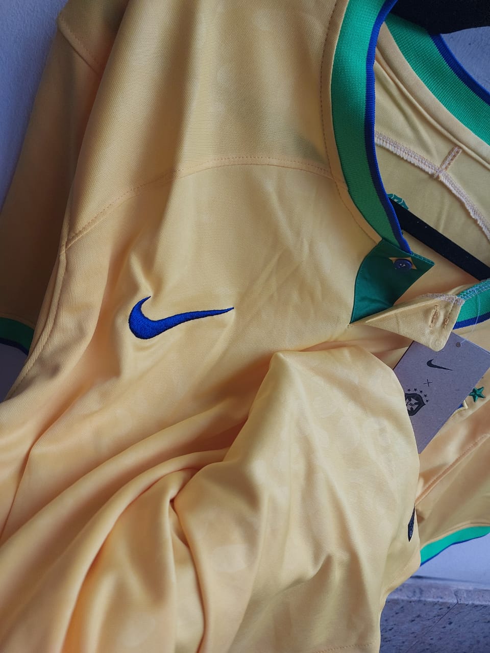 Camisa Brasil Amarela P *** pronta entrega *** Caru Store